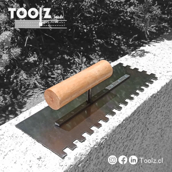 Llana Dentada Acero Inoxidable de 30x10 cm <br><br>  <p class="carrosel_style">TZL001</p> - Imagen 2