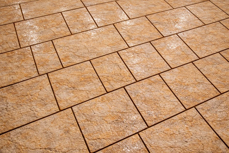 Colores y texturas a obtener con el KIT Insumos de Hormigón Estampado para 100M2 BEIGE Y DESERTAN